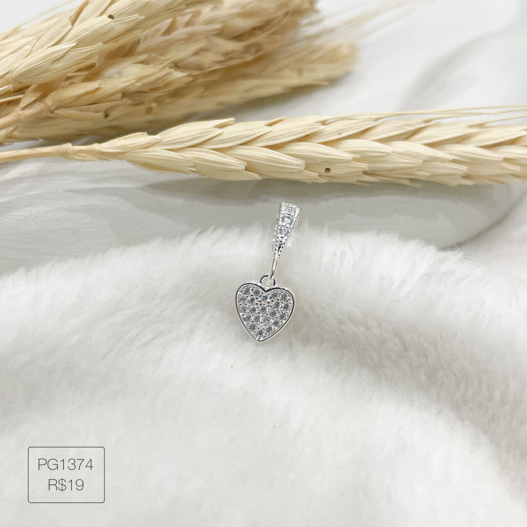 Pingente Coração Cravejado Cristal Prateado